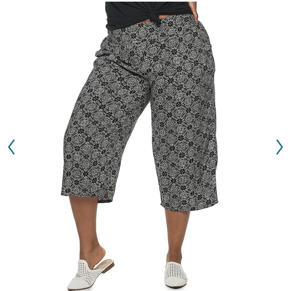💜 2/$35 last 1❣️ Black/white pattern Wide leg crop pants - Picture 7 of 7